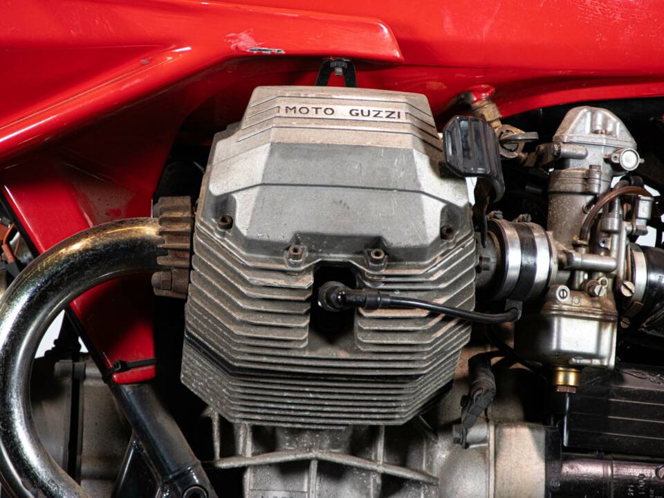 Image 16/49 de Moto Guzzi 850 LeMans (1981)