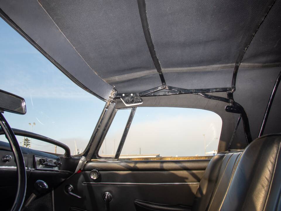 Immagine 35/94 di Alfa Romeo 2600 Spider (1964)