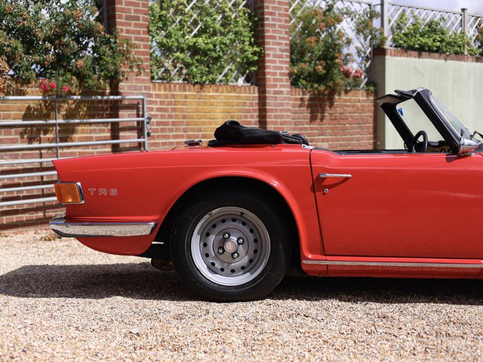 Image 33/50 de Triumph TR 6 (1973)