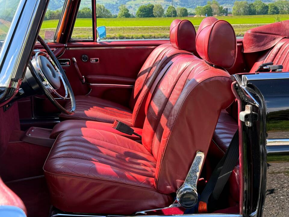 Bild 24/73 von Mercedes-Benz 280 SE 3,5 (1970)
