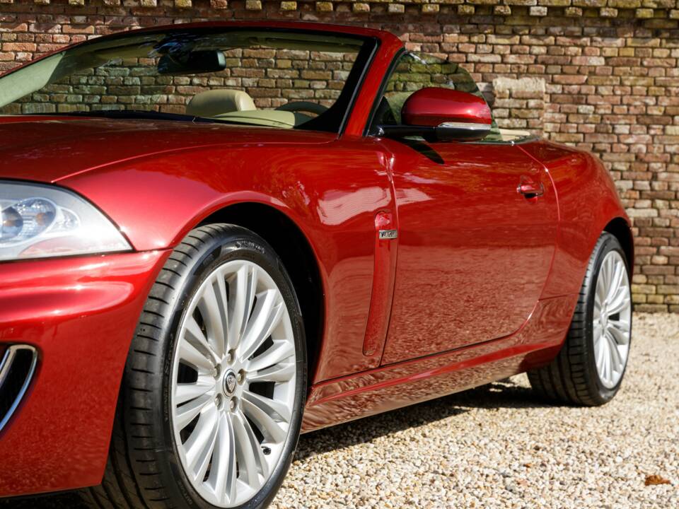 Image 21/50 of Jaguar XK (2011)