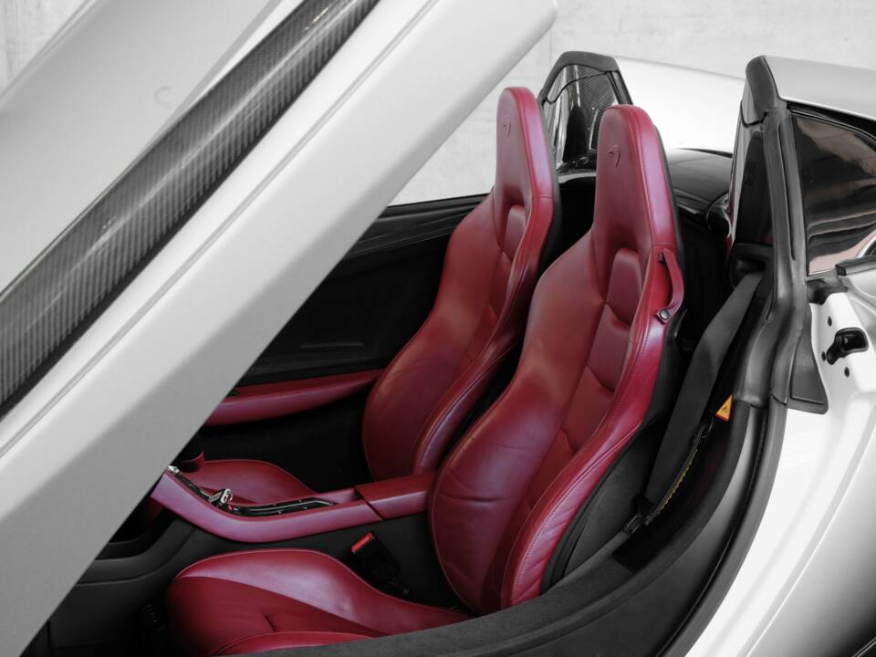 Bild 24/50 von McLaren 650S Spider (2016)