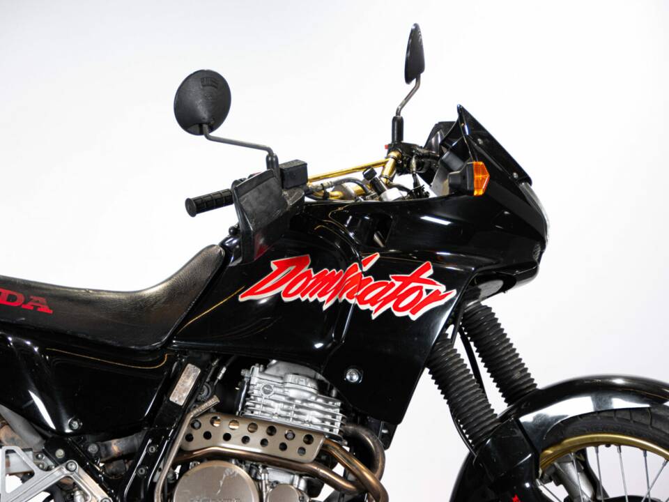 Image 24/38 de Honda NX 650 Dominator (1988)