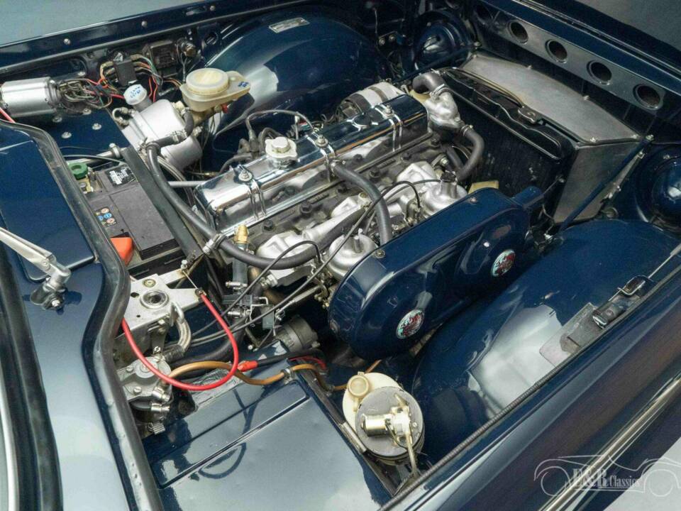 Image 19/19 of Triumph TR 250 (1968)