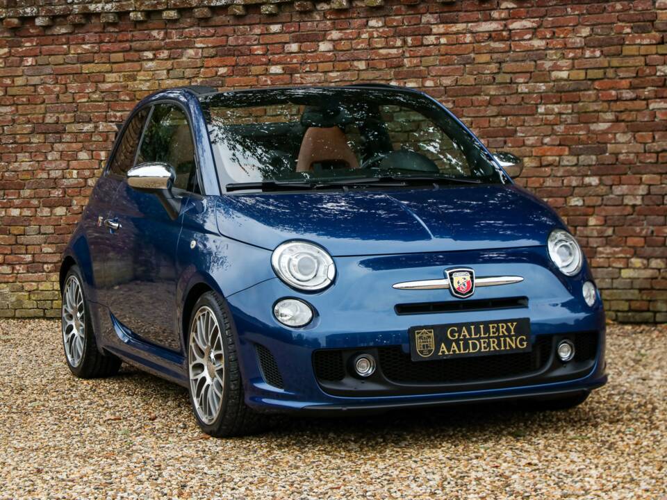 Image 38/50 of Abarth 595 Cabrio Italia (2011)