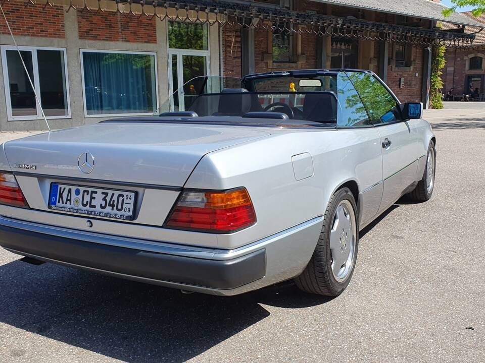 Imagen 51/94 de Mercedes-Benz 300 CE-24 3.4 AMG (1992)