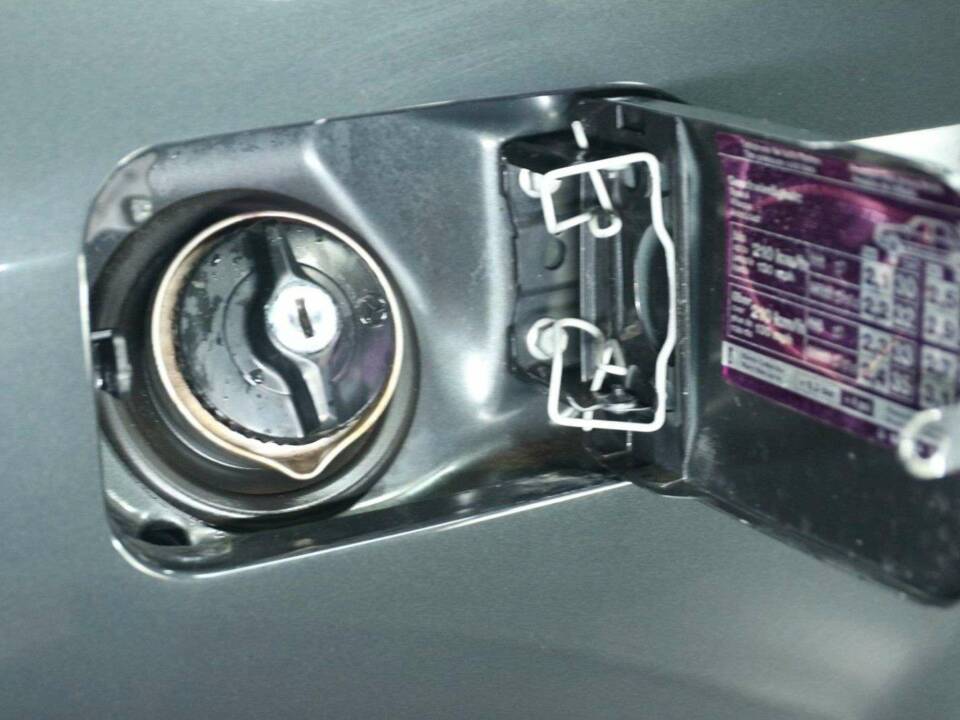 Bild 44/50 von Mercedes-Benz 300 CE-24 3.4 AMG (1993)
