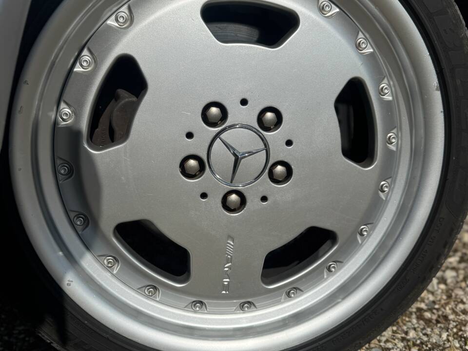 Immagine 9/15 di Mercedes-Benz S60 AMG (1994)