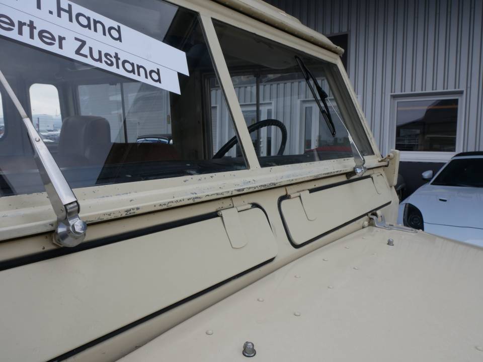 Image 19/19 of Land Rover 109 (1977)