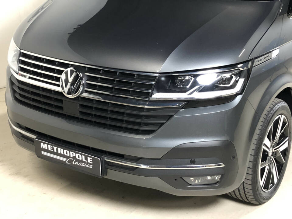 Bild 10/32 von Volkswagen T6.1 Multivan 2.0 TDI 4Motion (2023)