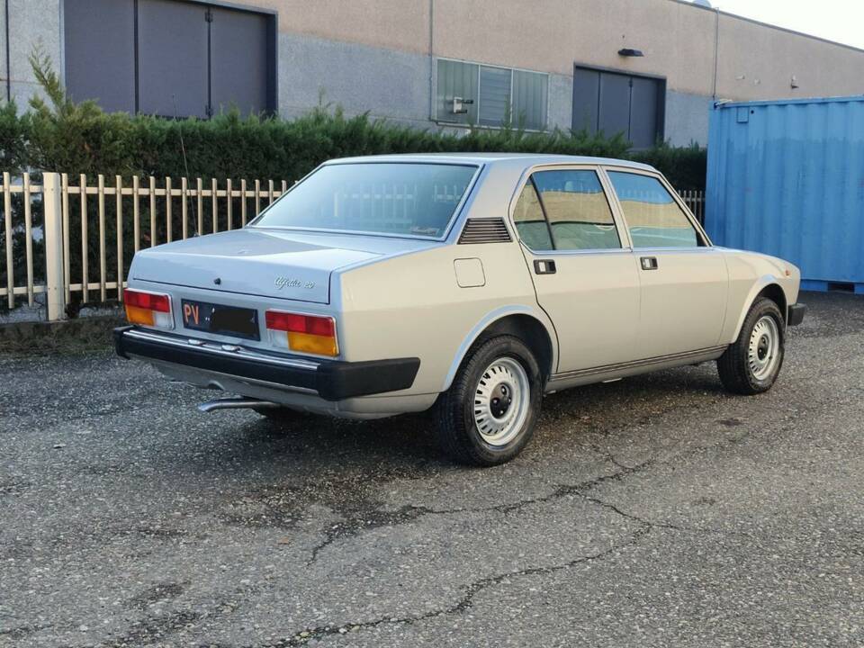 Bild 16/26 von Alfa Romeo Alfetta 2.0 L (1980)