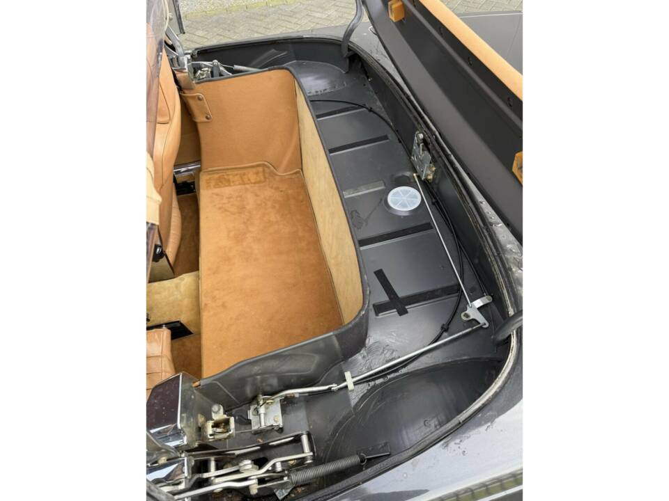 Image 23/50 de Mercedes-Benz 560 SL (1986)