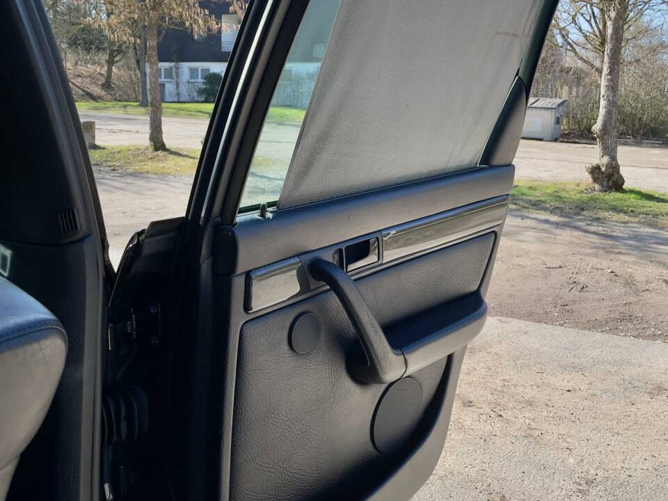 Image 5/34 of Audi S6 Avant (1996)