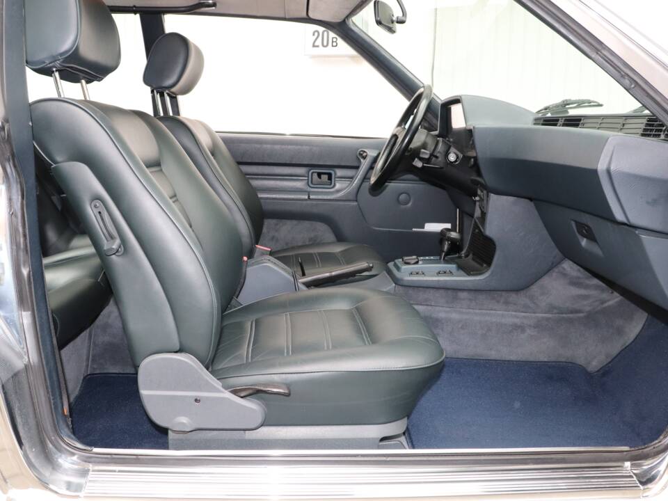 Image 18/28 of BMW 635 CSi (1989)