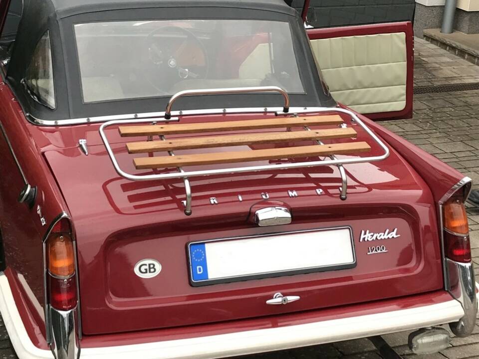 Image 10/50 of Triumph Herald 1200 (1965)