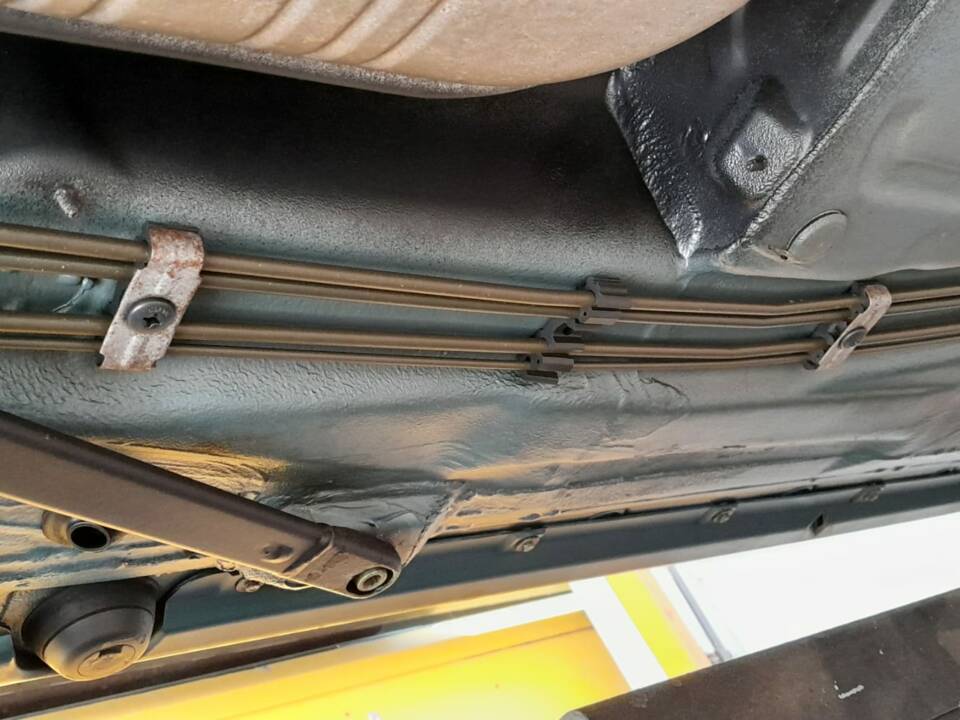 Immagine 43/52 di Mercedes-Benz 300 CE-24 (1993)