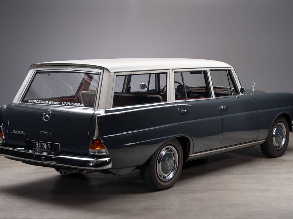 Bild 10/31 von Mercedes-Benz 230 S Universal (1967)