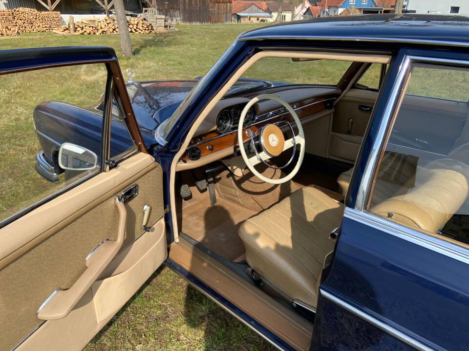 Image 35/52 of Mercedes-Benz 250 S (1967)