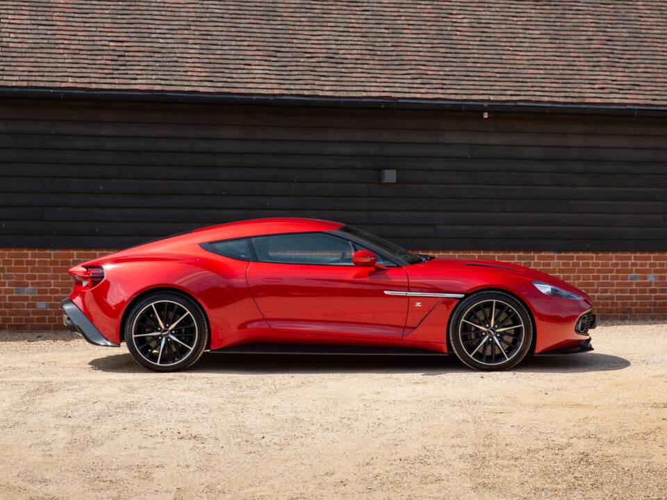 Image 2/80 of Aston Martin Vanquish Zagato (2017)