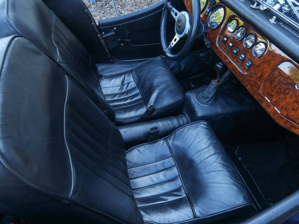 Bild 38/50 von Morgan Plus 8 (1982)
