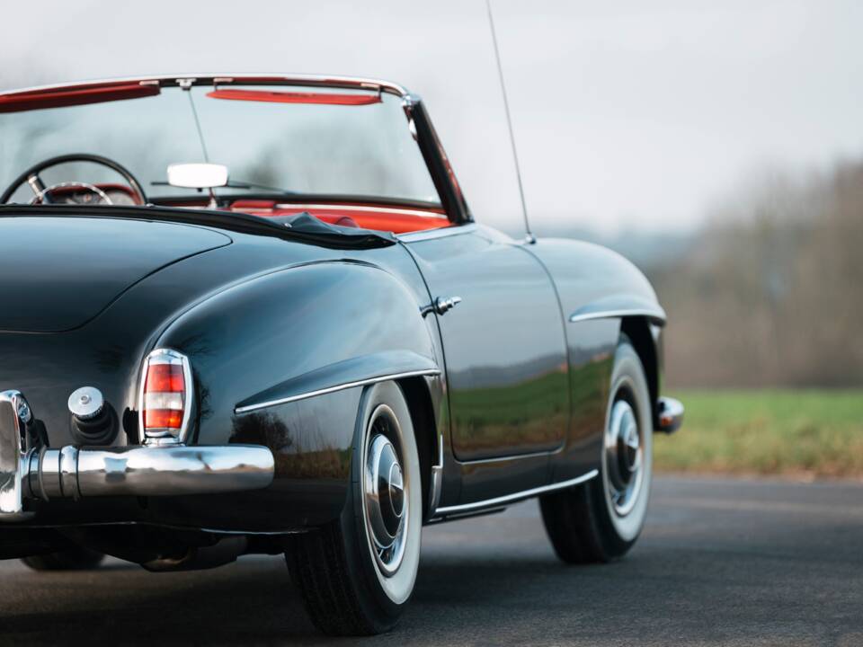 Image 17/22 of Mercedes-Benz 190 SL (1963)