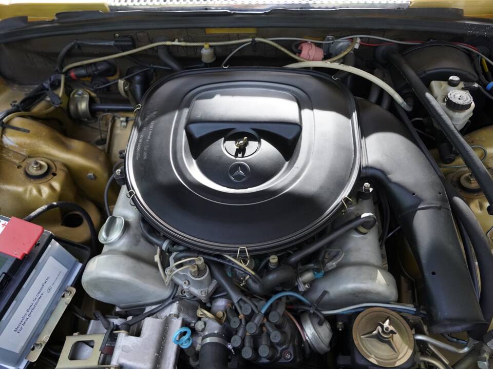 Image 4/19 of Mercedes-Benz 350 SE (1977)