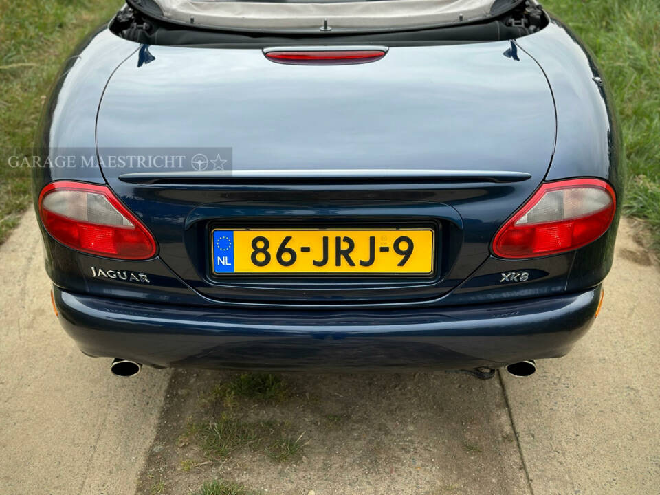 Image 21/100 of Jaguar XK8 4.0 (2000)