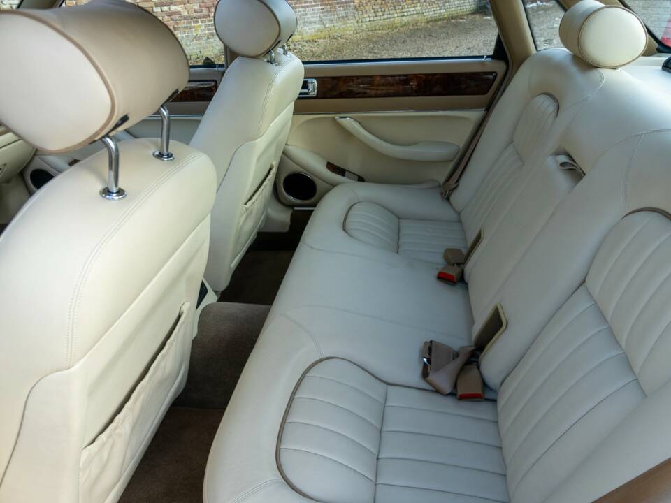 Image 49/50 of Jaguar XJ 6 4.0 Sovereign (1995)