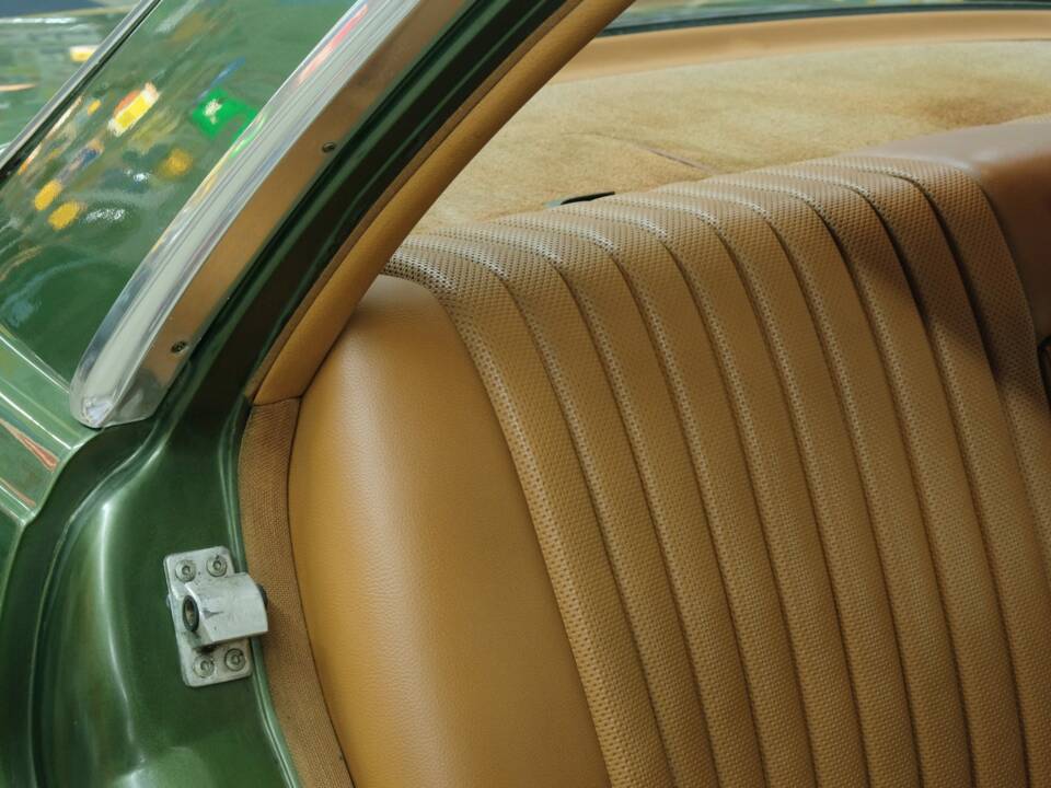 Image 29/50 de Mercedes-Benz 350 SE (1975)