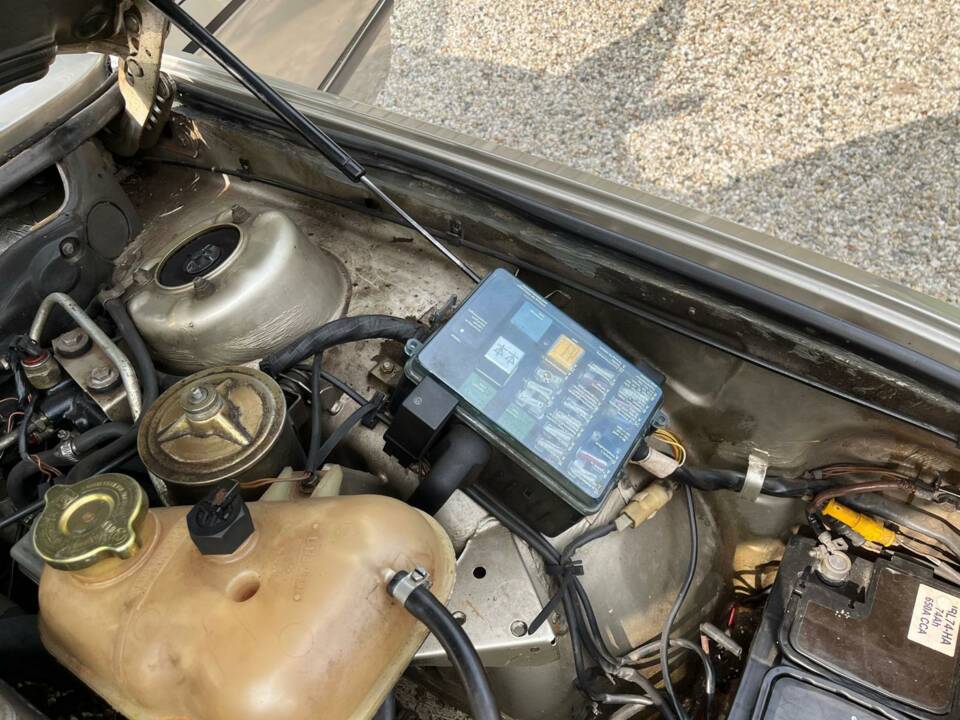 Image 35/41 of BMW 528i (1986)