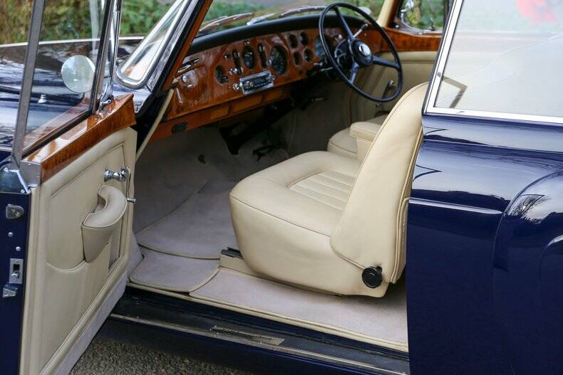 Image 15/50 of Bentley S 3 Continental (1962)