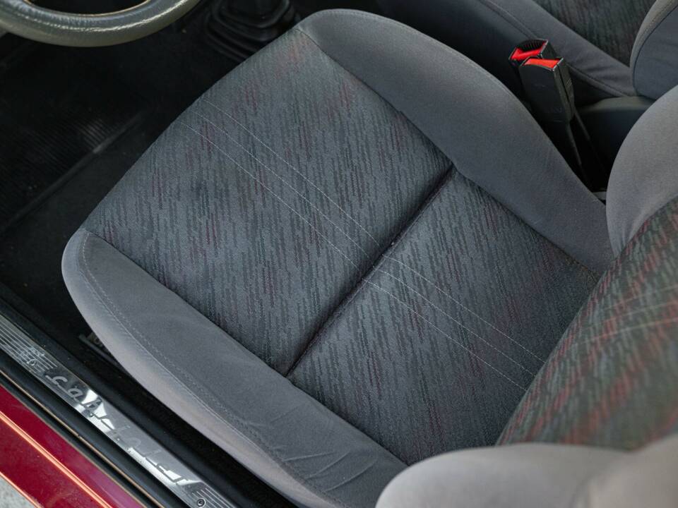 Immagine 45/50 di Rover 100 Cabriolet (1994)