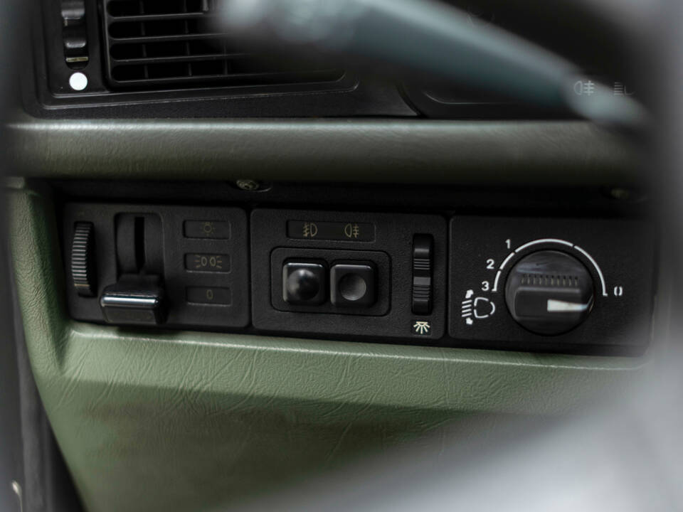 Immagine 28/43 di BMW 528i (1986)
