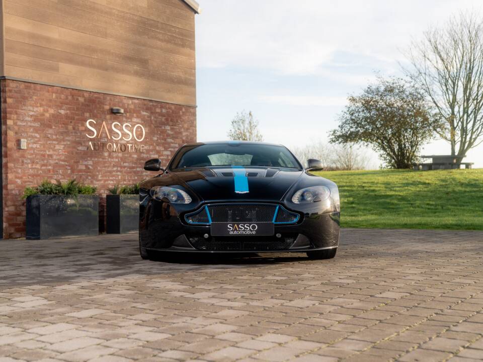 Bild 21/77 von Aston Martin V12 Vantage AMR (2018)