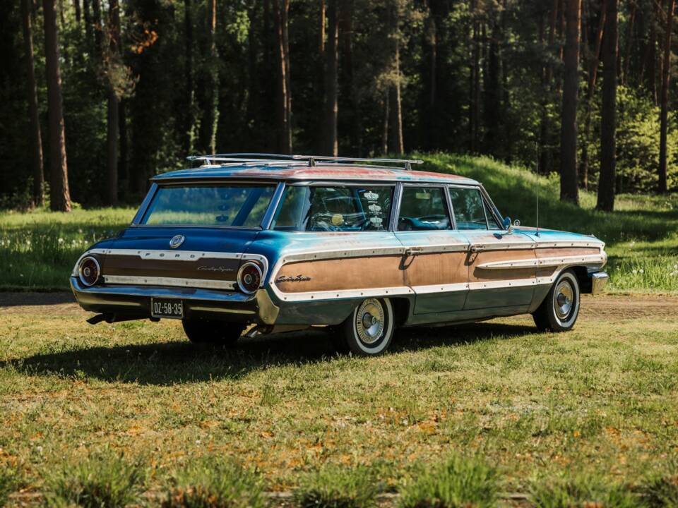 Immagine 5/20 di Ford Country Squire Station Wagon (1964)