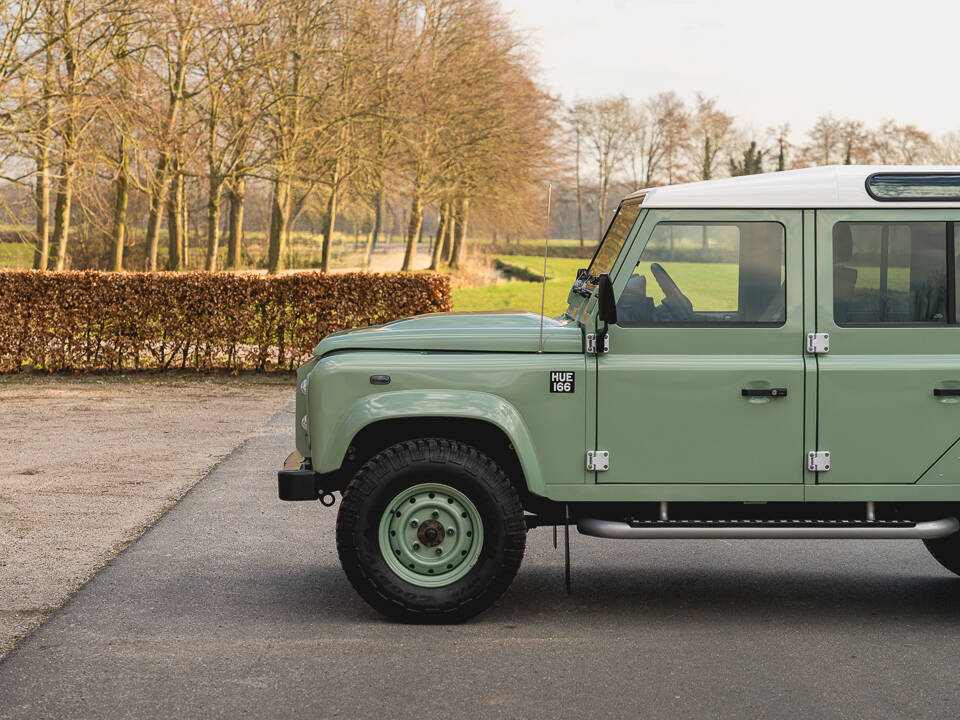 Bild 27/37 von Land Rover Defender (2016)