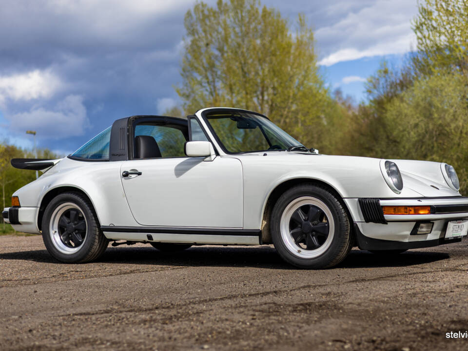 Afbeelding 8/45 van Porsche 911 Carrera 3.2 (1984)