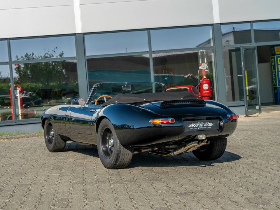 Image 13/32 de Jaguar Type E 3.8 (1961)