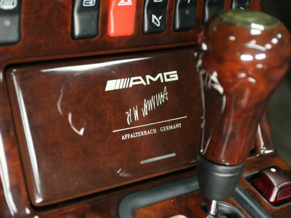 Image 15/30 of Mercedes-Benz SL 600 6.0 AMG (1996)