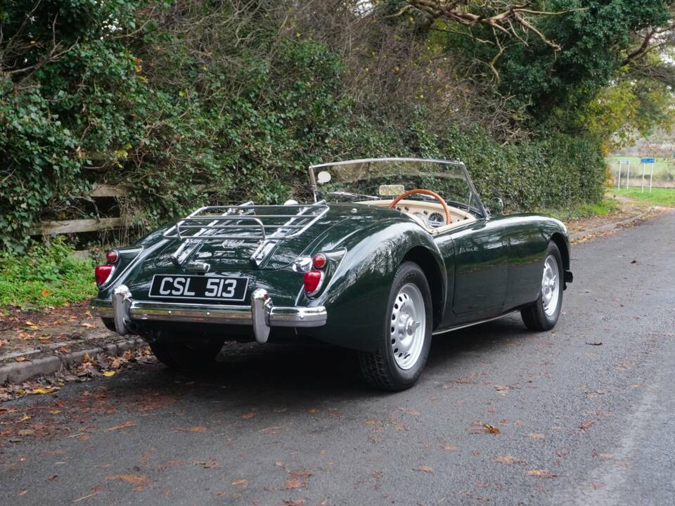 Image 6/17 of MG MGA Twin Cam (1959)