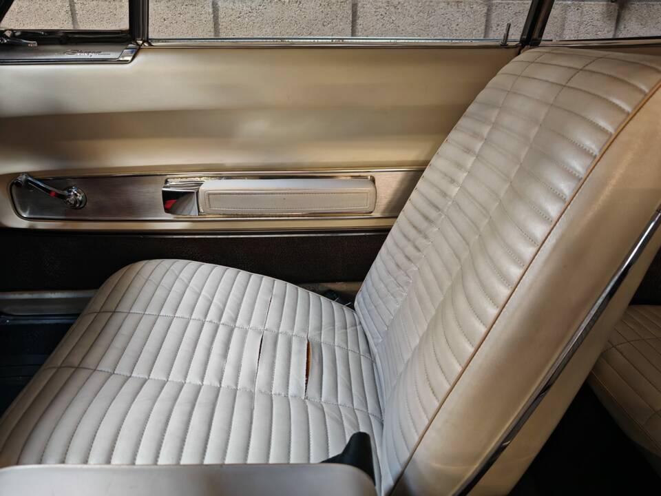 Image 7/12 of Dodge Charger (1966)