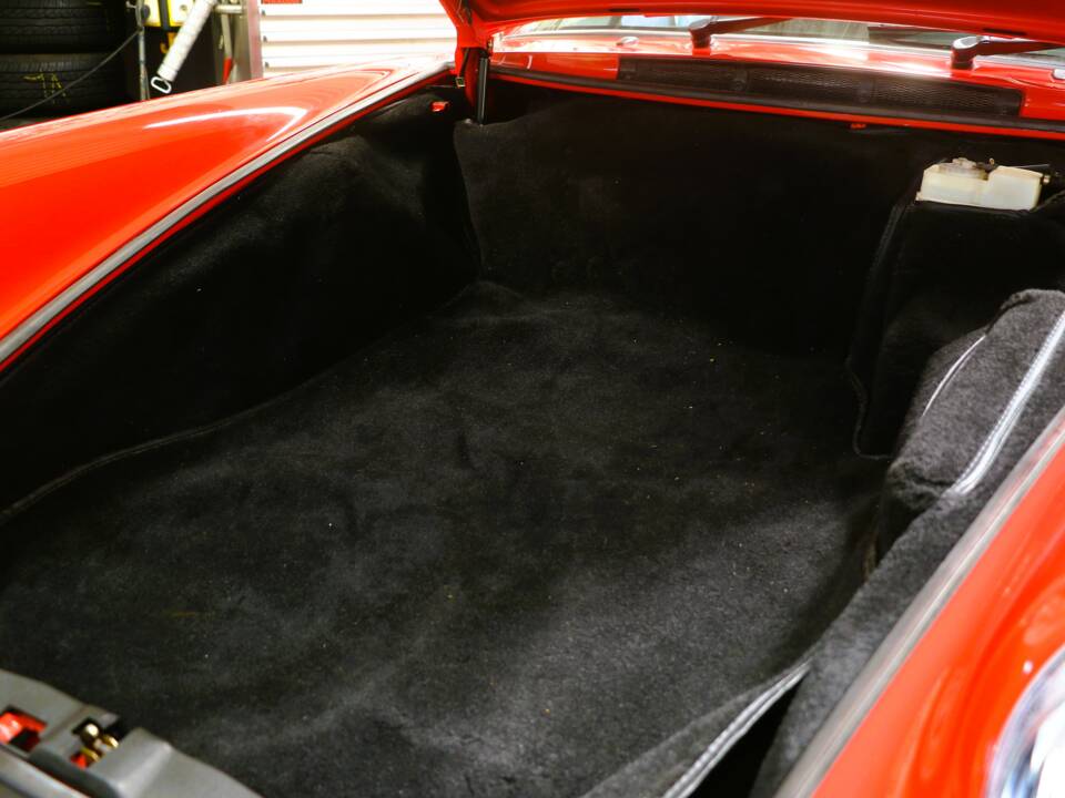 Image 42/47 of Porsche 911 Carrera 3.2 (1989)