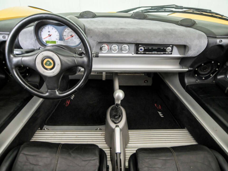 Image 7/50 of Lotus Elise (2003)