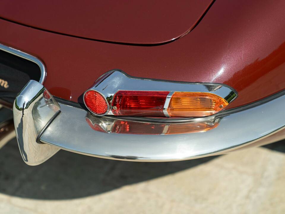 Image 31/50 de Jaguar E-Type 3.8 (1964)