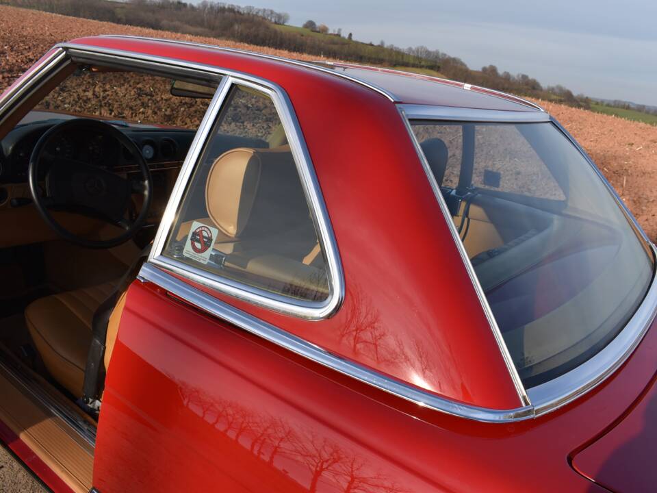 Image 24/94 of Mercedes-Benz 560 SL (1988)