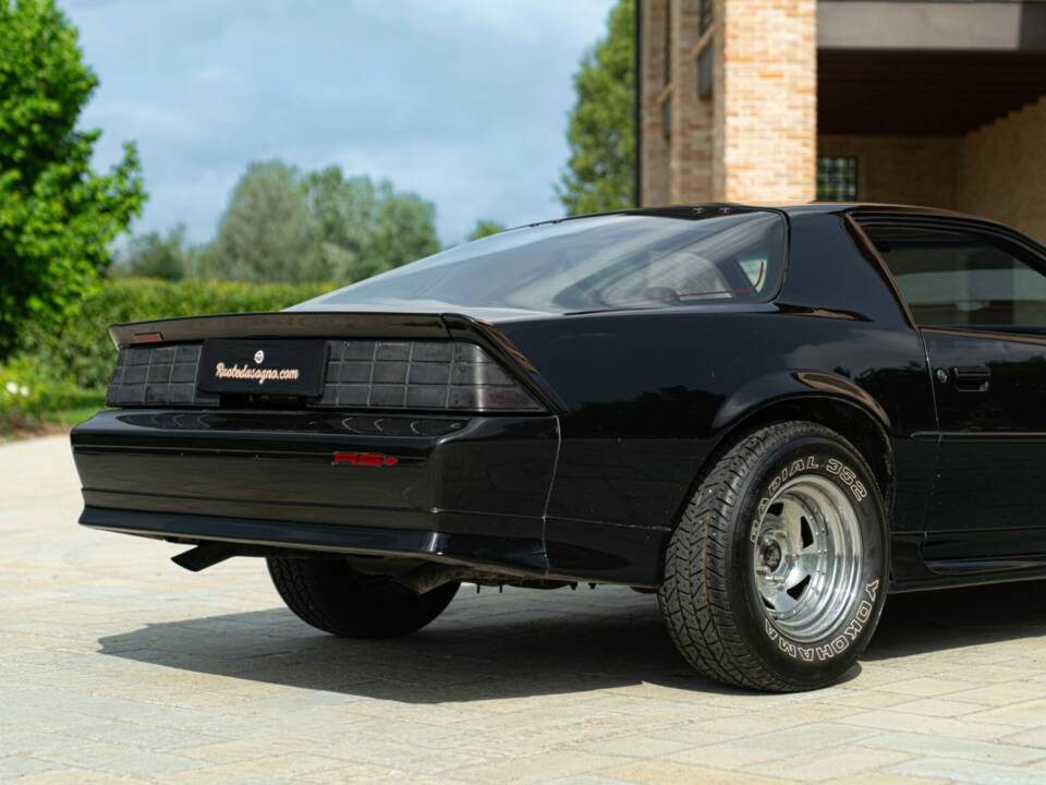 Bild 13/50 von Chevrolet Camaro Z28 (1992)