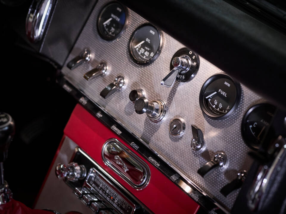 Immagine 89/99 di Jaguar E-Type 3.8 (1964)