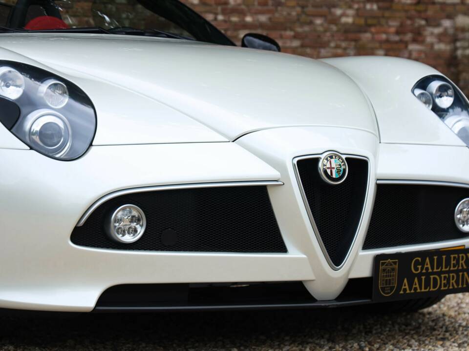 Obraz 23/50 pojazdu Alfa Romeo 8C Spider (2009)