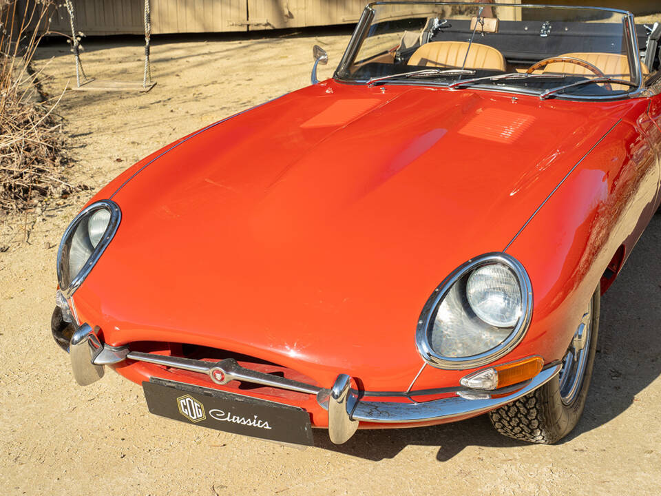 Image 15/54 of Jaguar E-Type 4.2 (1965)