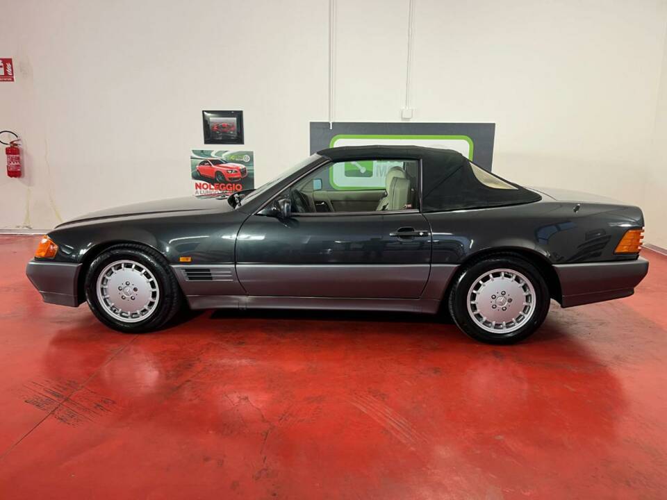 Image 16/48 of Mercedes-Benz 300 SL-24 (1992)